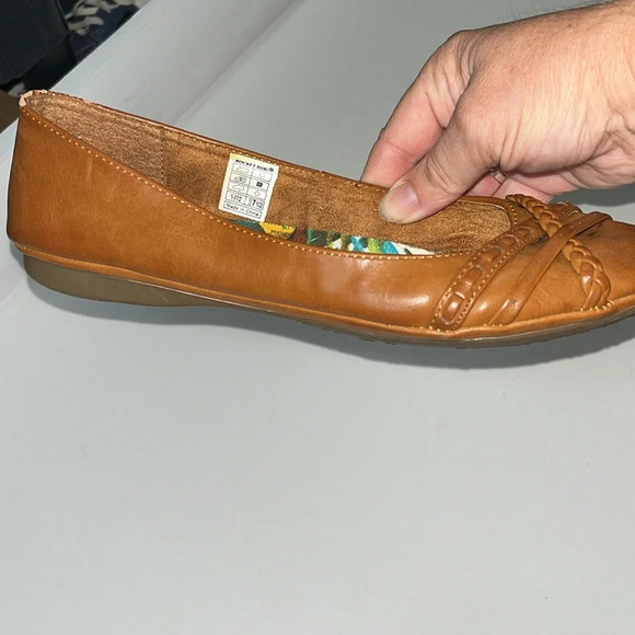 Imperfect Rocket Dog flats size 7.5 neutral flats criss cross front braided - Picture 4 of 13